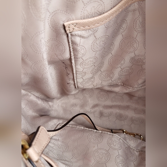 Michael Kors Medium Jet Set Top Handle Tote Bag - Picture 14 of 15